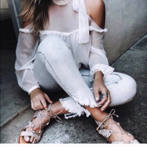 🌹Neck Tie Cold Shoulder Chiffon Top🌹 - Picture 4 of 8